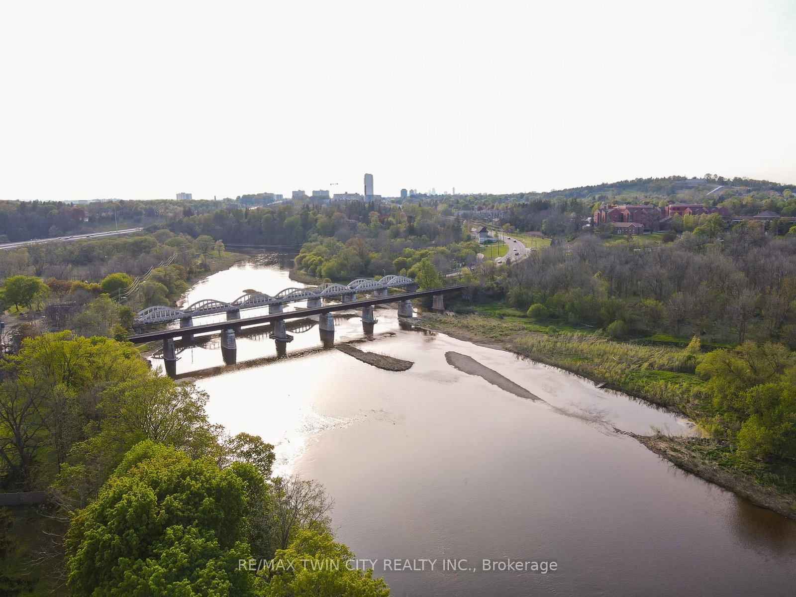 138 Riverbank Drive • Cambridge, ON photo 14