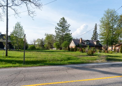 138 Riverbank Drive • Cambridge, ON photo 2