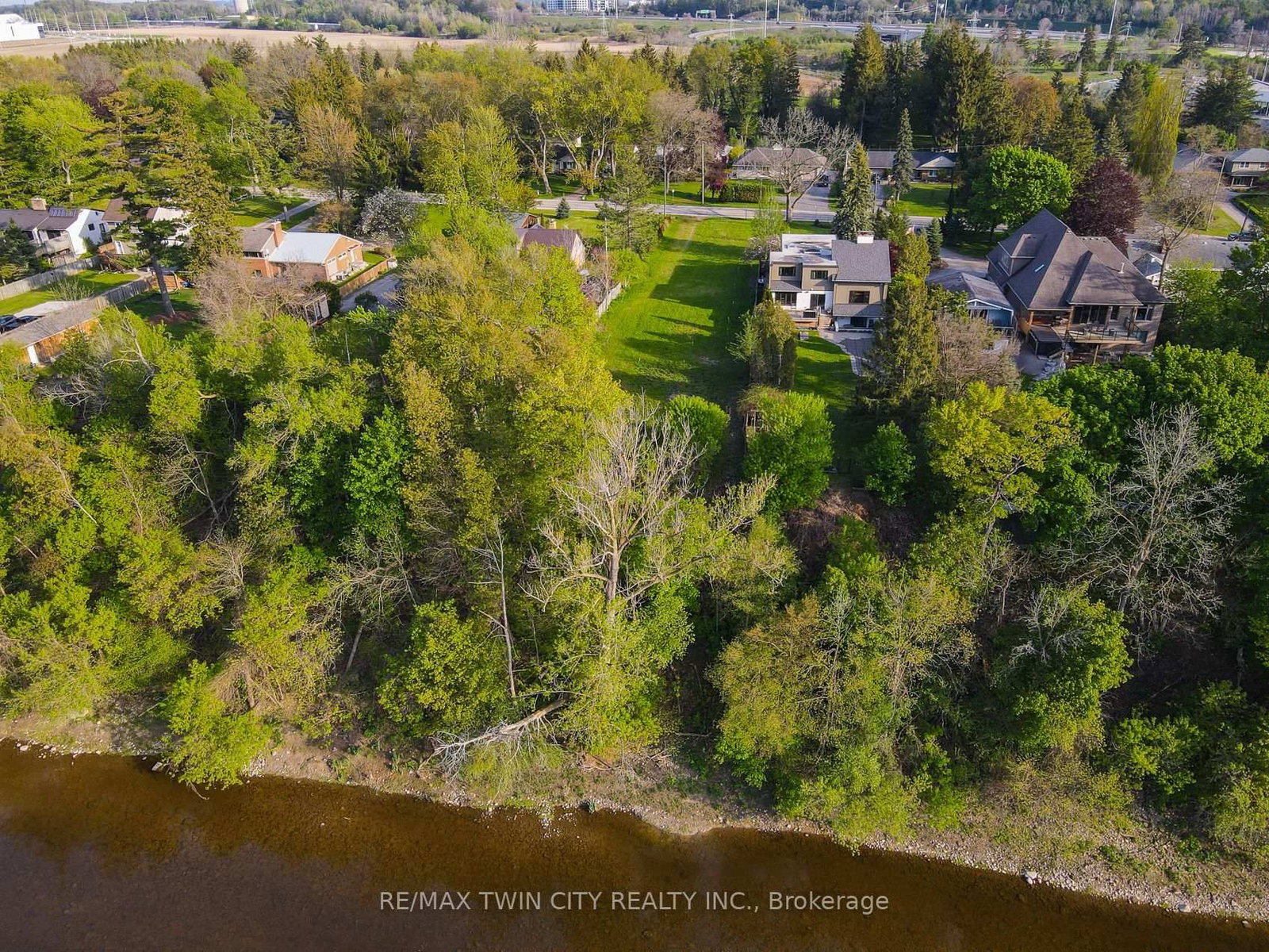 138 Riverbank Drive • Cambridge, ON photo 26