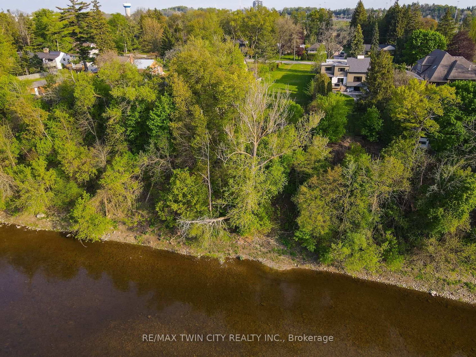 138 Riverbank Drive • Cambridge, ON photo 29