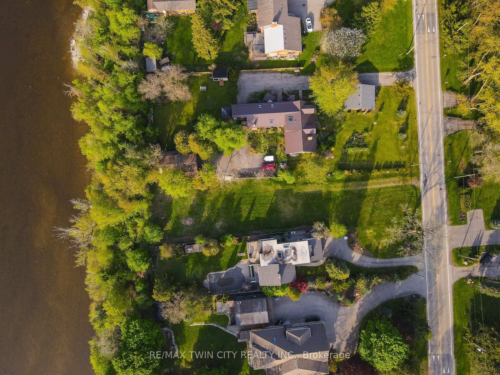 138 Riverbank Drive • Cambridge, ON photo 33