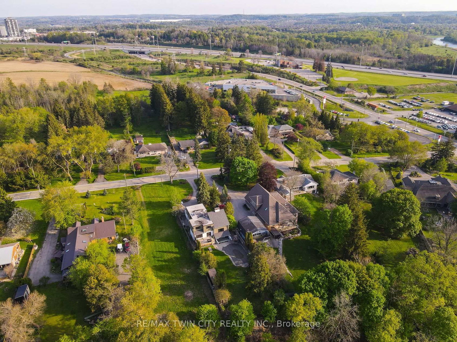 138 Riverbank Drive • Cambridge, ON photo 35