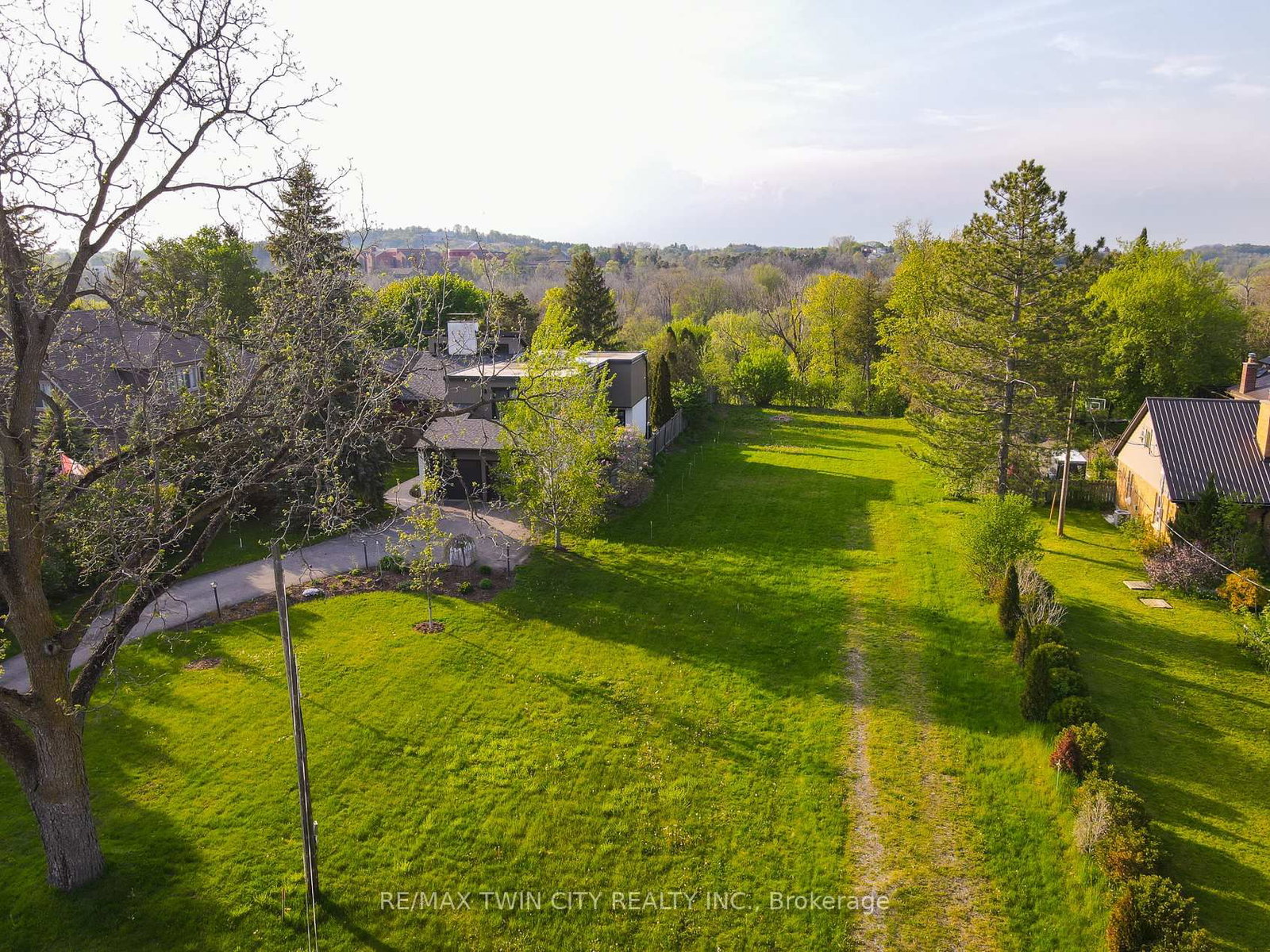 138 Riverbank Drive • Cambridge, ON photo 39