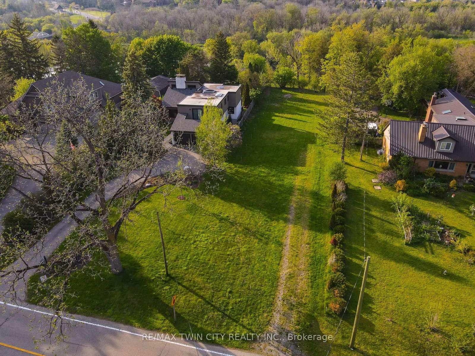 138 Riverbank Drive • Cambridge, ON photo 40