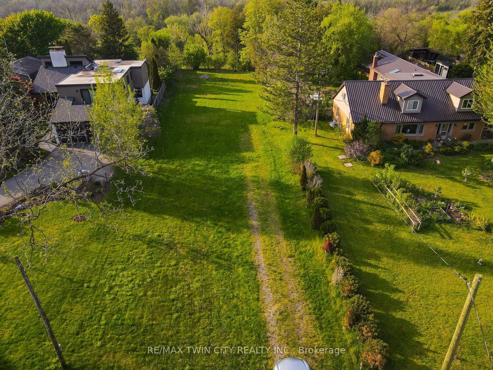 138 Riverbank Drive • Cambridge, ON photo 43