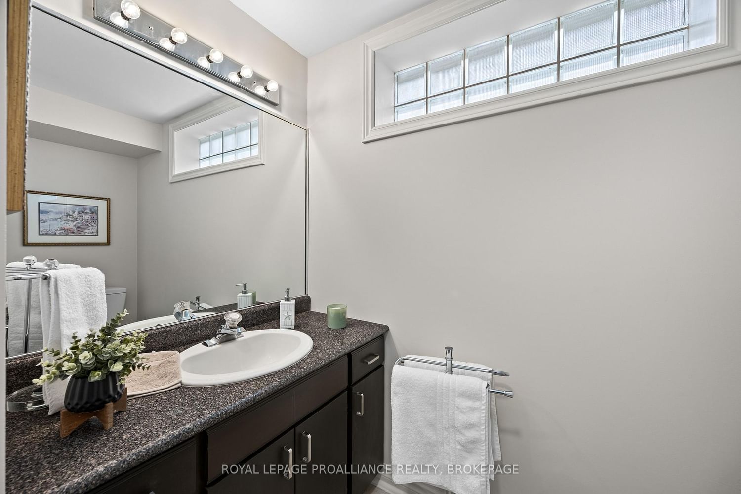 26 Kenwoods Circle • Kingston, ON photo 37