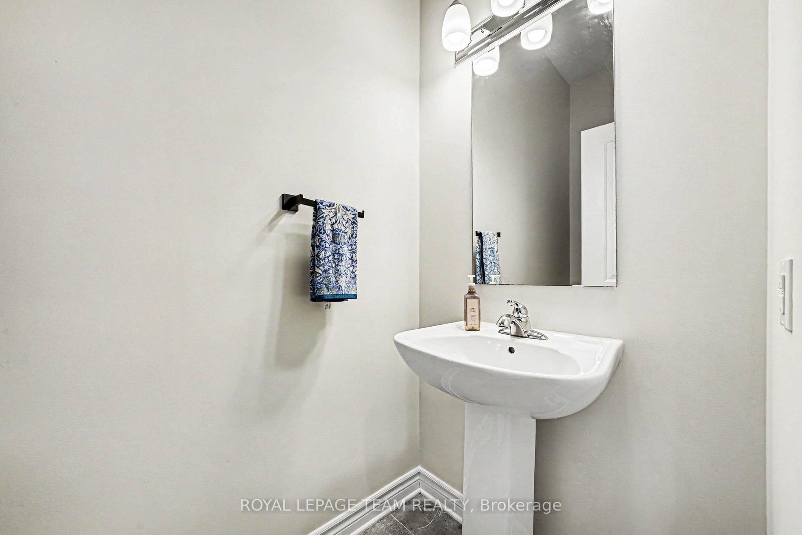 108 Jardiniere Street • Ottawa, ON photo 14