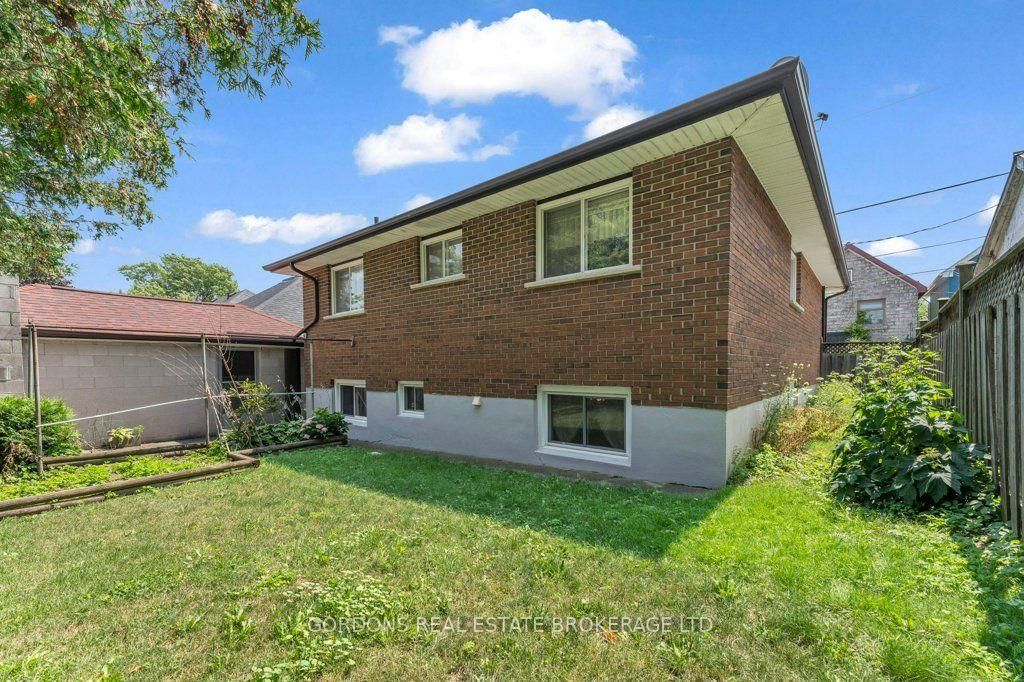33 Plum Street • Kingston, ON photo 4