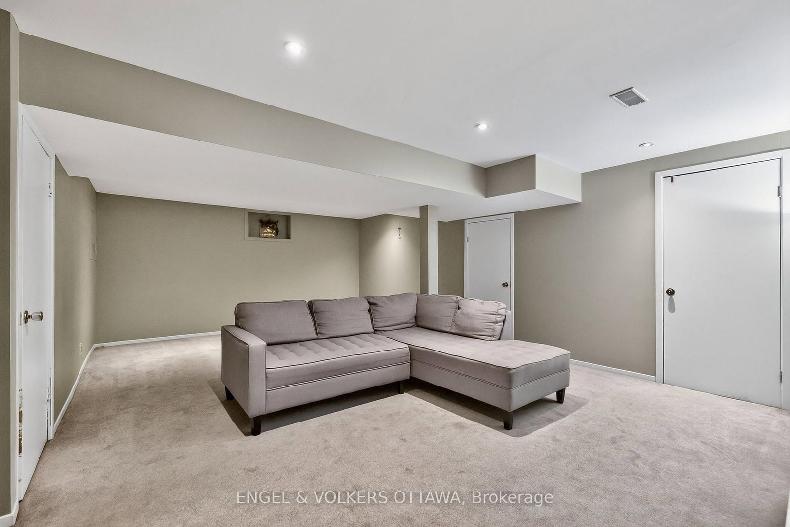 905 Garwood Avenue • Ottawa, ON photo 32