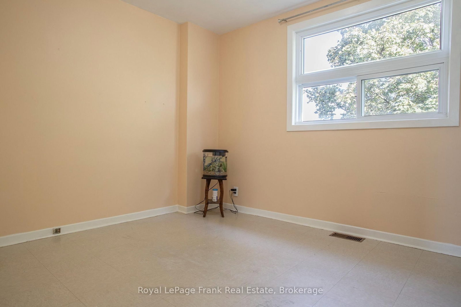 34 Northlin Park Road • Kawartha Lakes, ON photo 18
