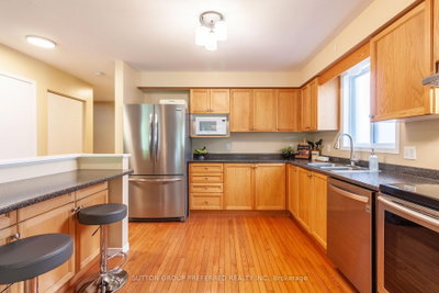 907 Blacksmith Street • London North, ON photo 8