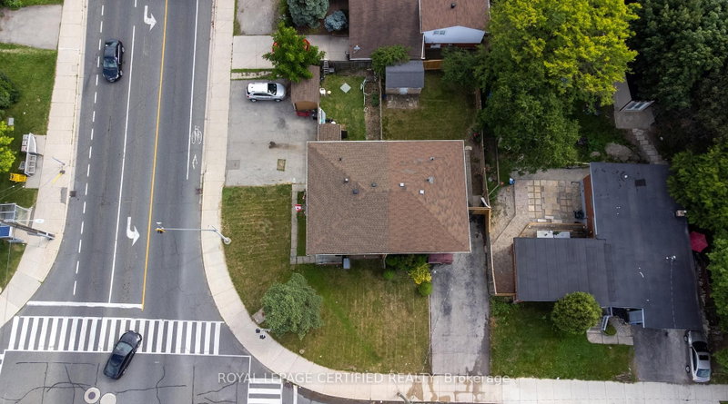 111 Limeridge Rd W photo 5