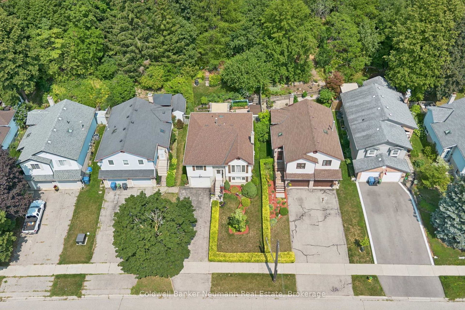 392 Imperial Road S • Guelph, ON photo 38