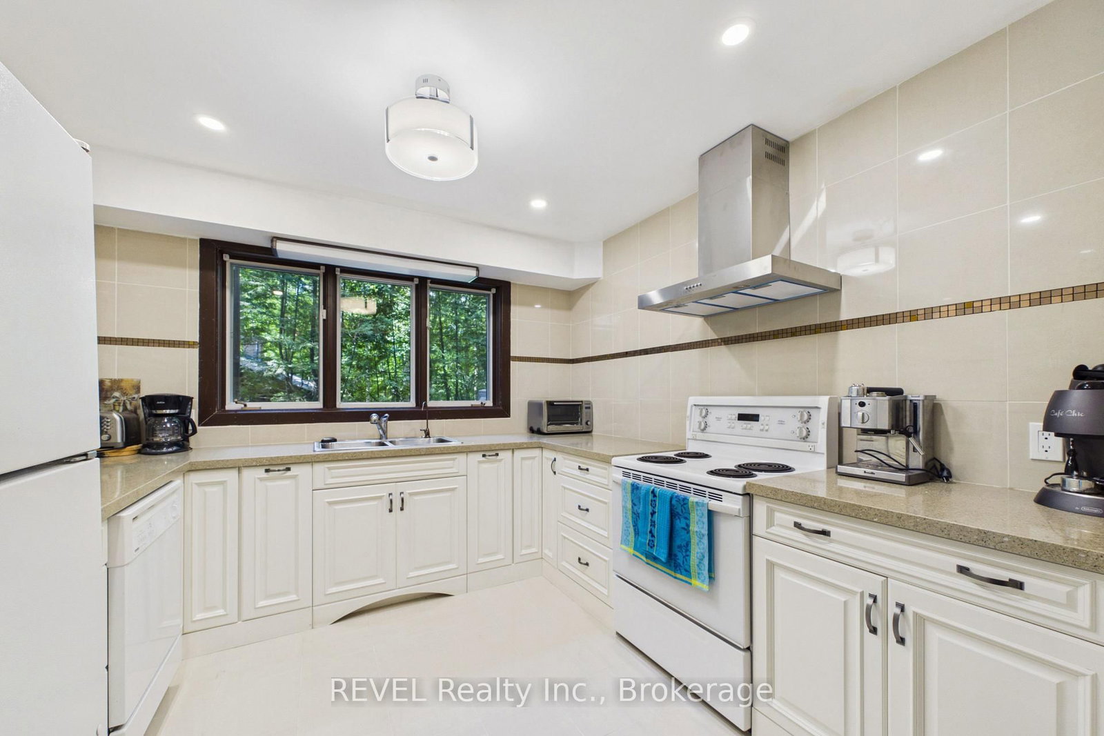 370 Segwun Boulevard • Gravenhurst, ON photo 11