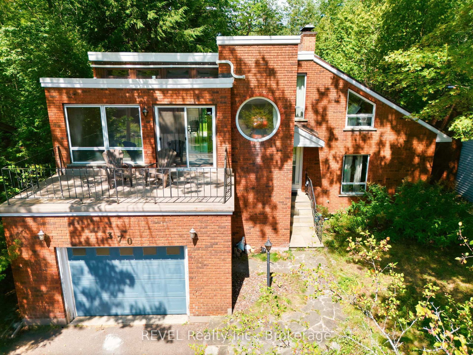 370 Segwun Boulevard • Gravenhurst, ON photo 2