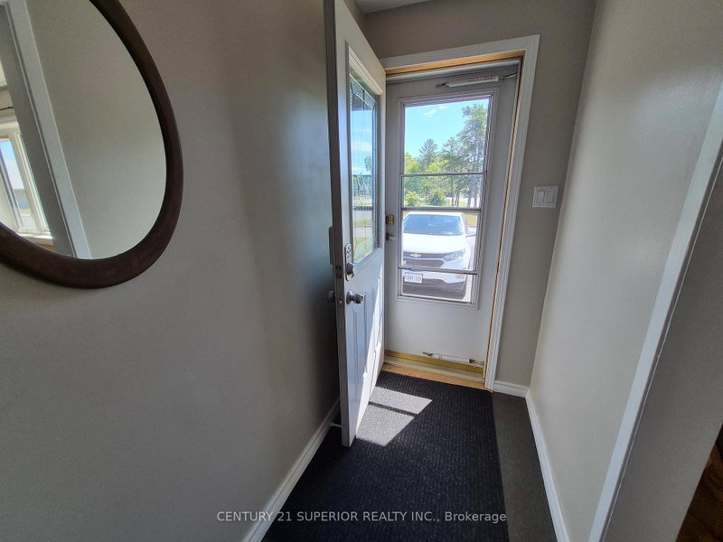 1 Laurier Ave photo 5
