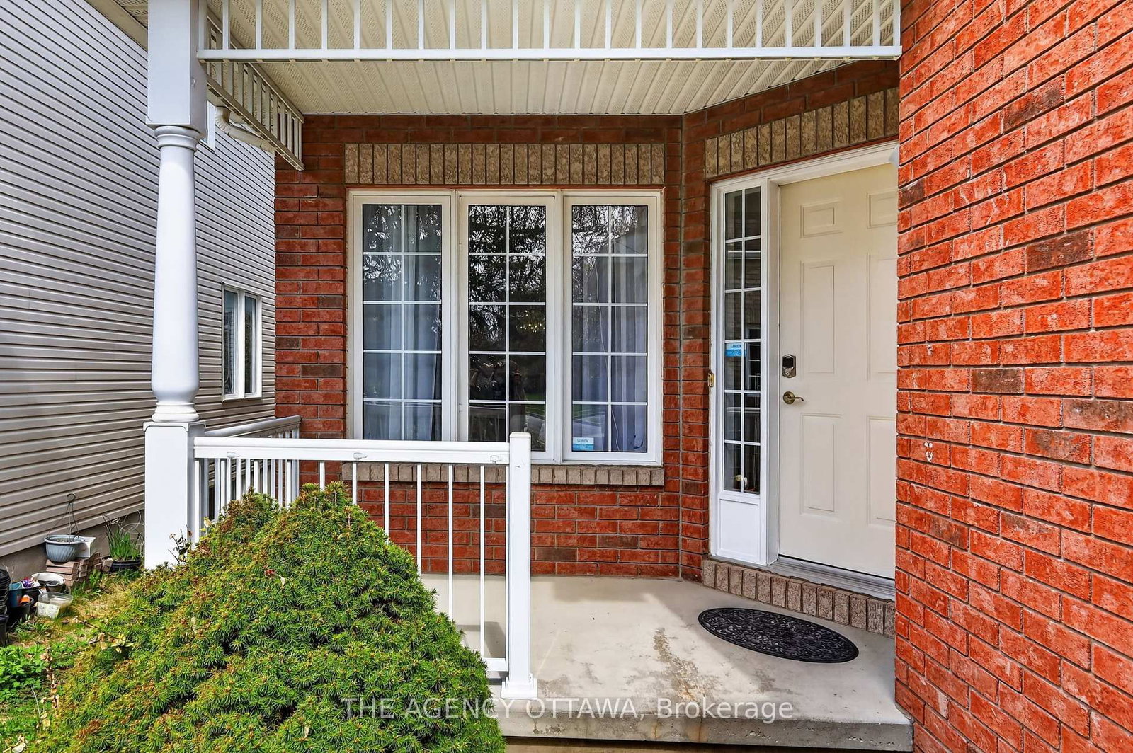 321 Goldridge Drive • Kanata, ON photo 3