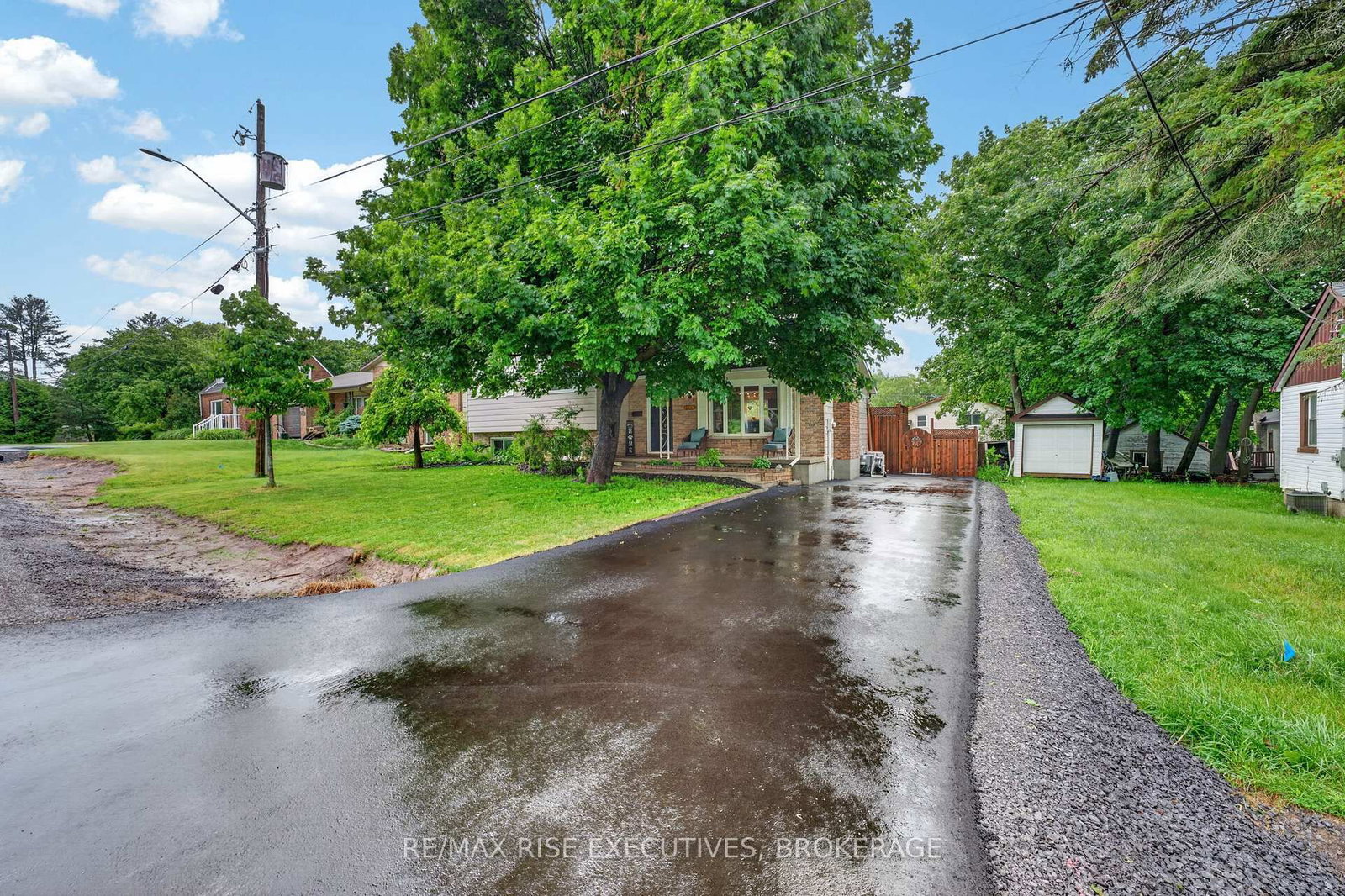 1560 Victoria Street • Kingston, ON photo 3