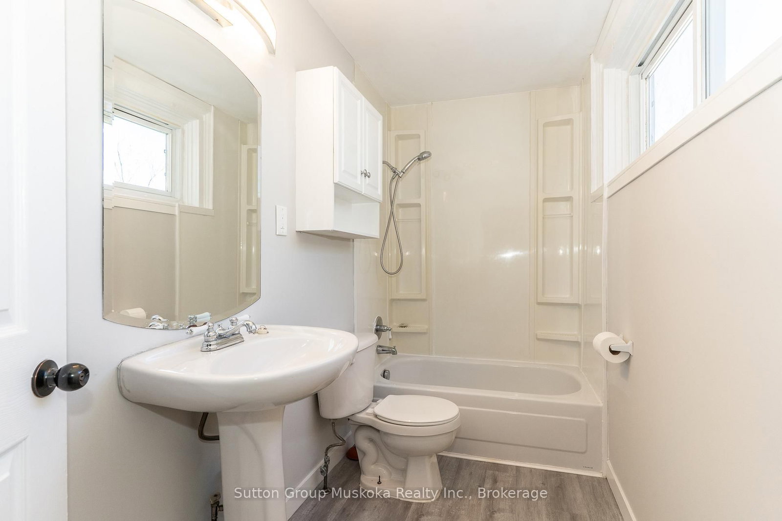 18 Susan Street W • Huntsville, ON photo 16