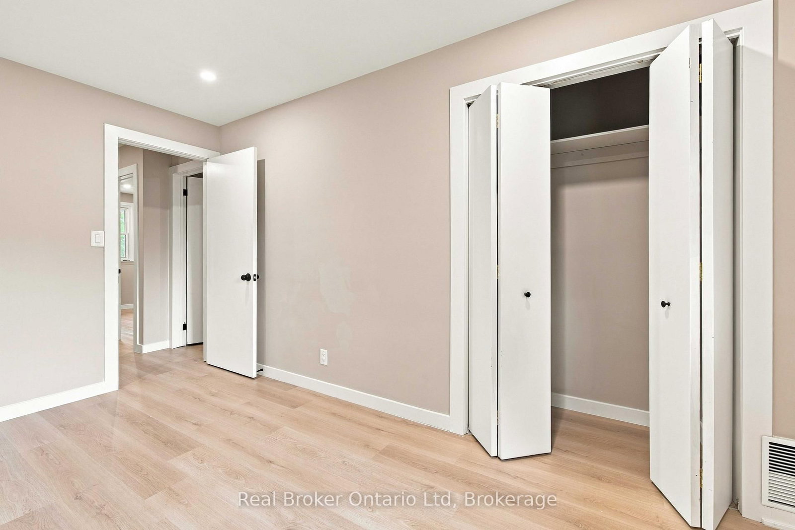481 4th 'A' Street W • Owen Sound, ON photo 30