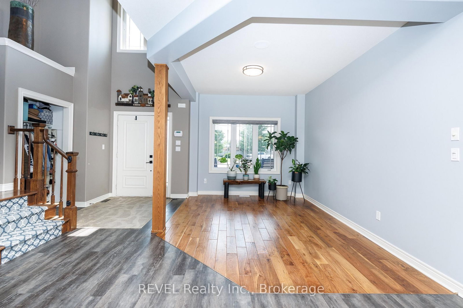 Detached House for sale at 374 Hillsdale Road, Welland, Ontario, L3C 7M2 - Coyle Creek - MLS: X13683072