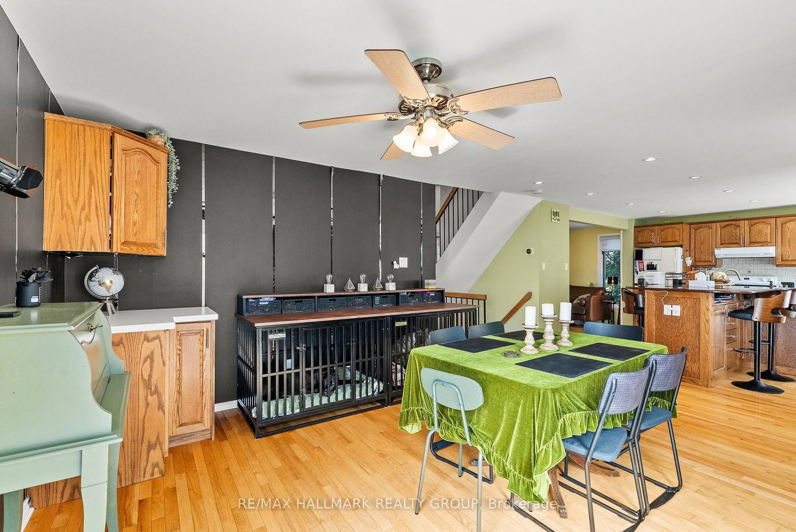 Listing Image 12