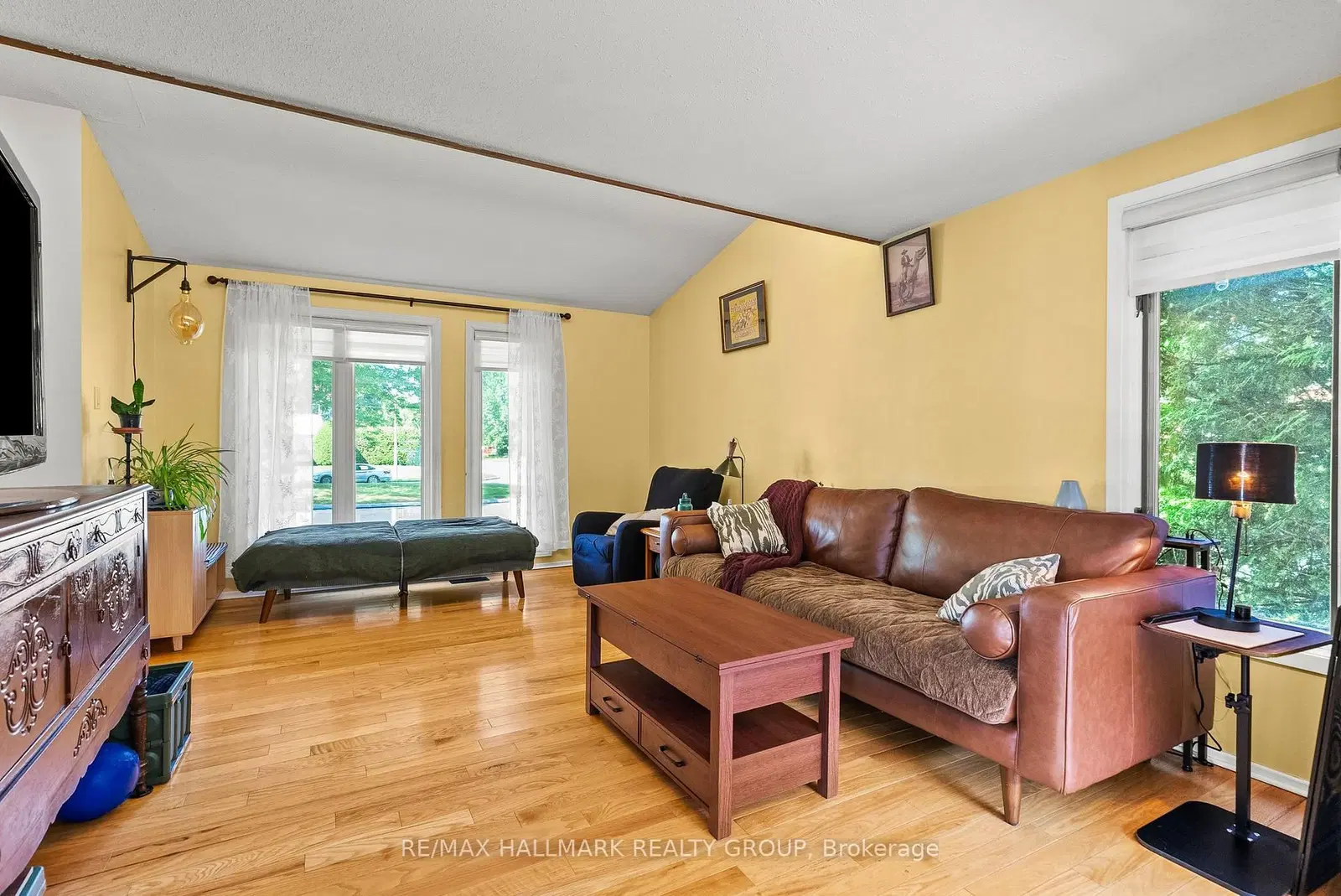 932 Beauclaire Drive, Ottawa, ON — photo 6