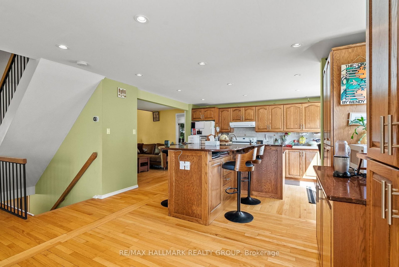 Listing Image 7