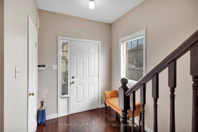 232 Stonehenge Drive • #8 • Hamilton, ON photo 5