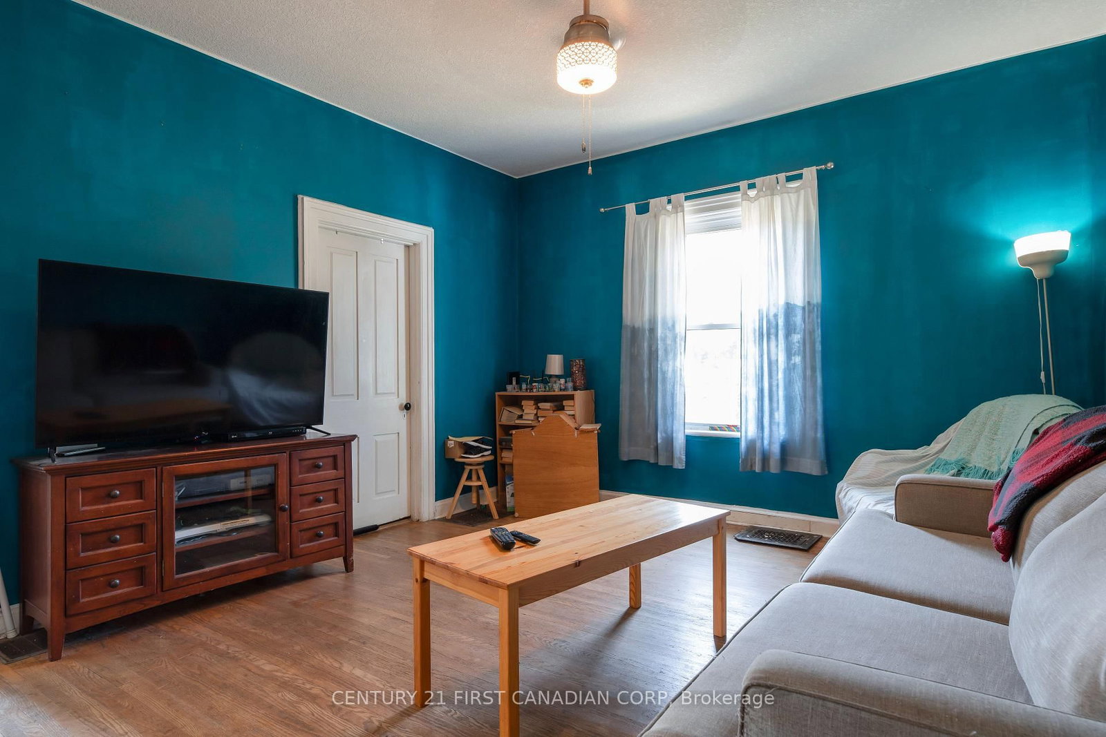 157 ADELAIDE Street • Strathroy-Caradoc, ON photo 10