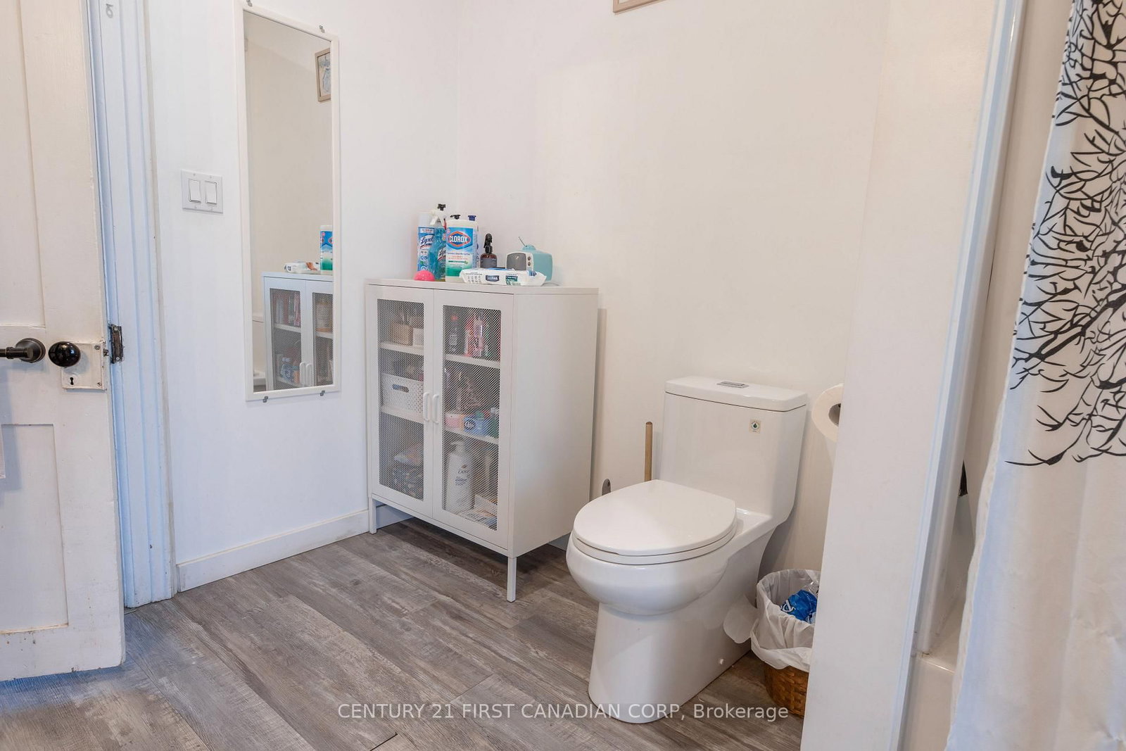 157 ADELAIDE Street • Strathroy-Caradoc, ON photo 12
