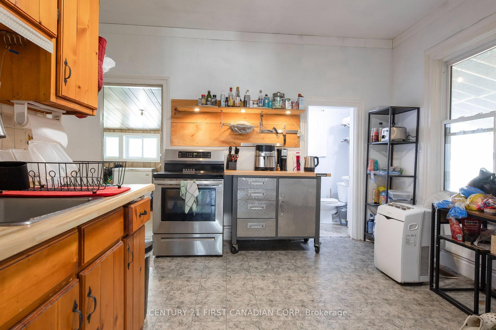 157 ADELAIDE Street • Strathroy-Caradoc, ON photo 14