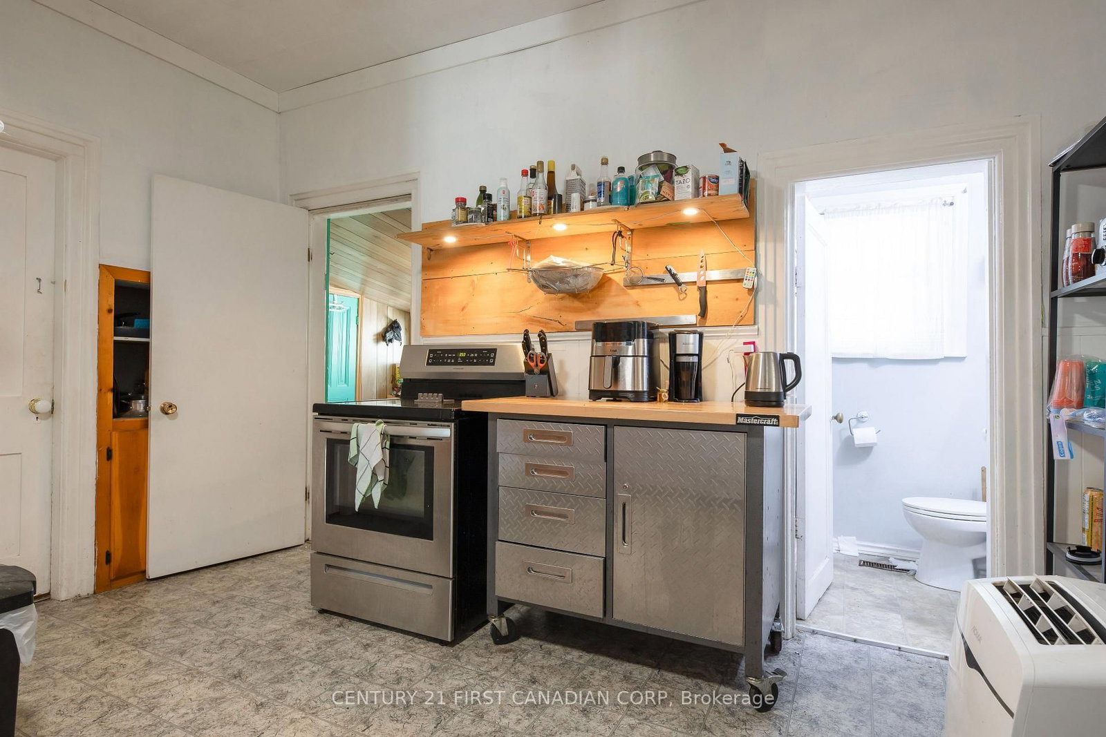 157 ADELAIDE Street • Strathroy-Caradoc, ON photo 15