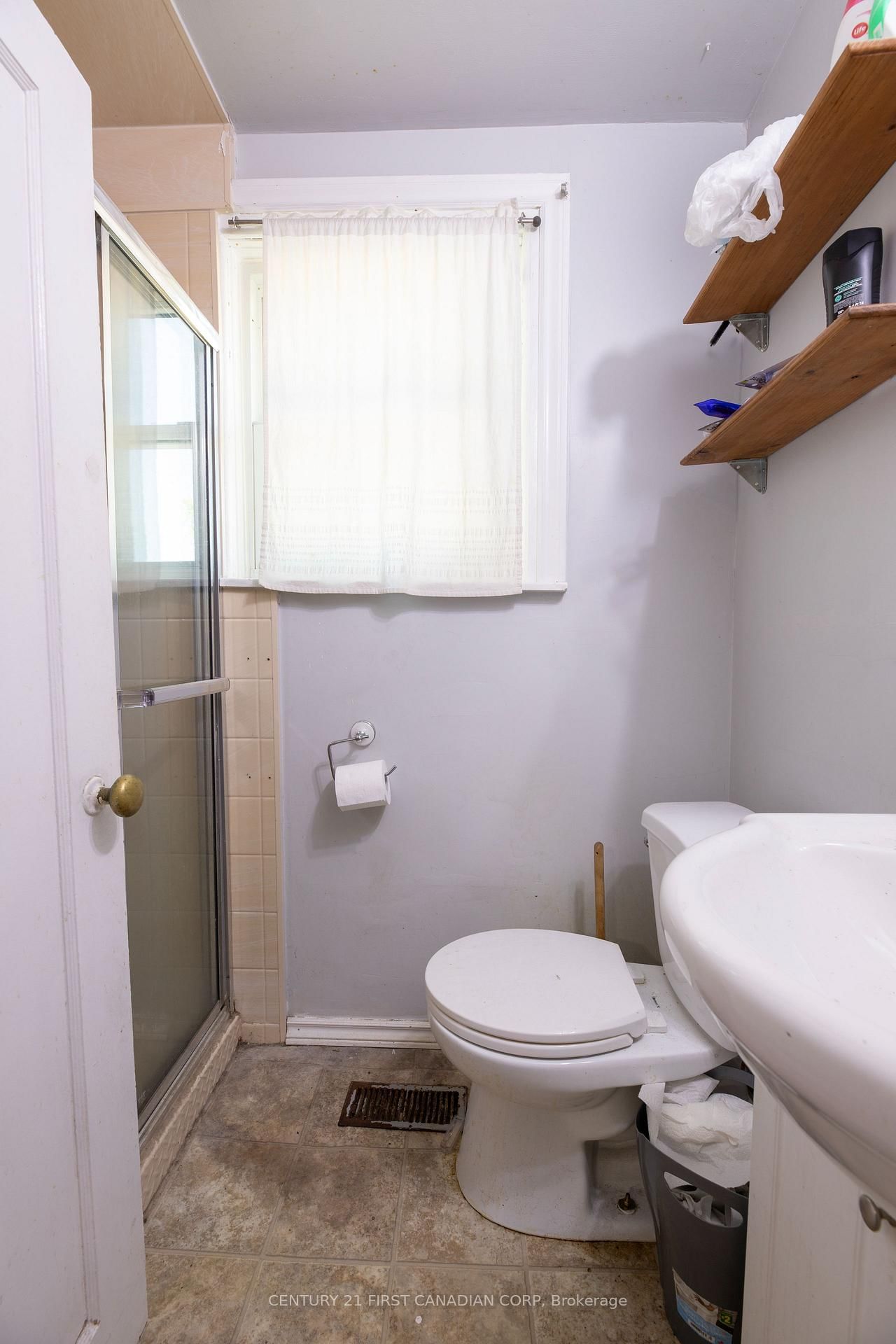 157 ADELAIDE Street • Strathroy-Caradoc, ON photo 19