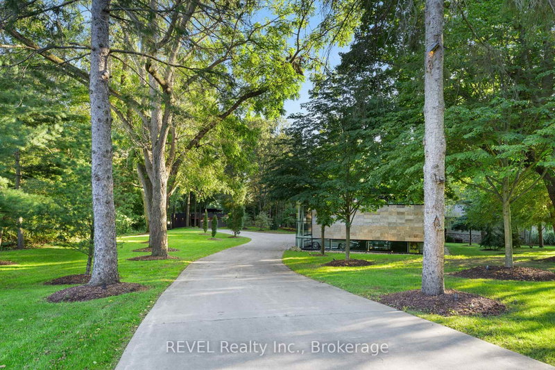 250 Canboro Road
