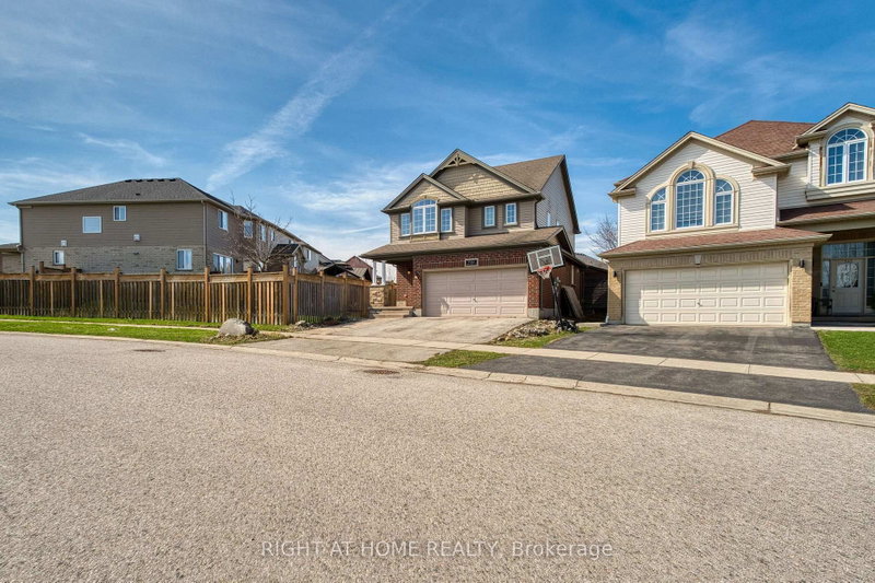 546 MAPLEWOOD Lane