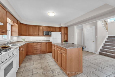 546 MAPLEWOOD Lane • London North, ON photo 9