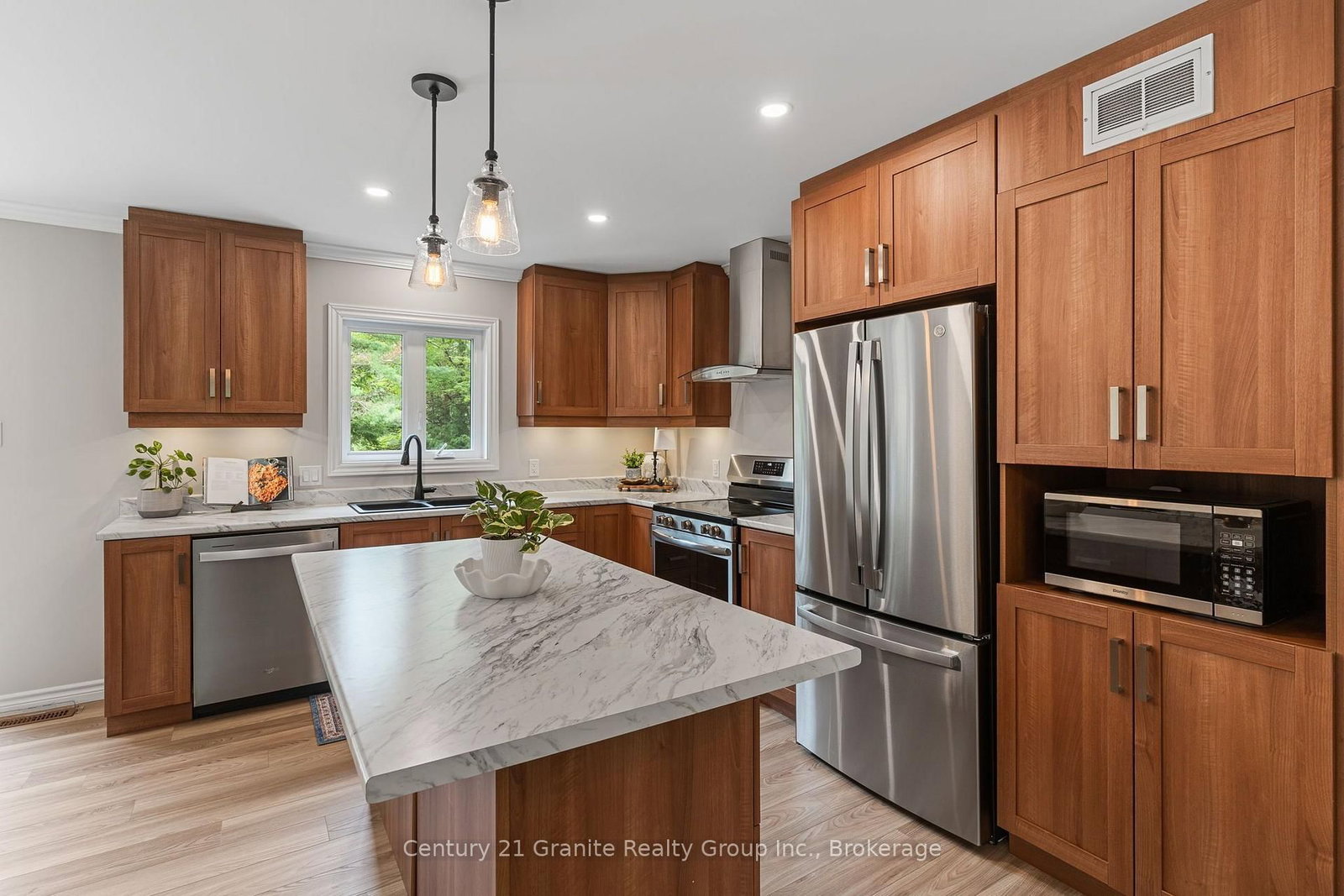 1097 Hawk Valley Road • Algonquin Highlands, ON photo 14