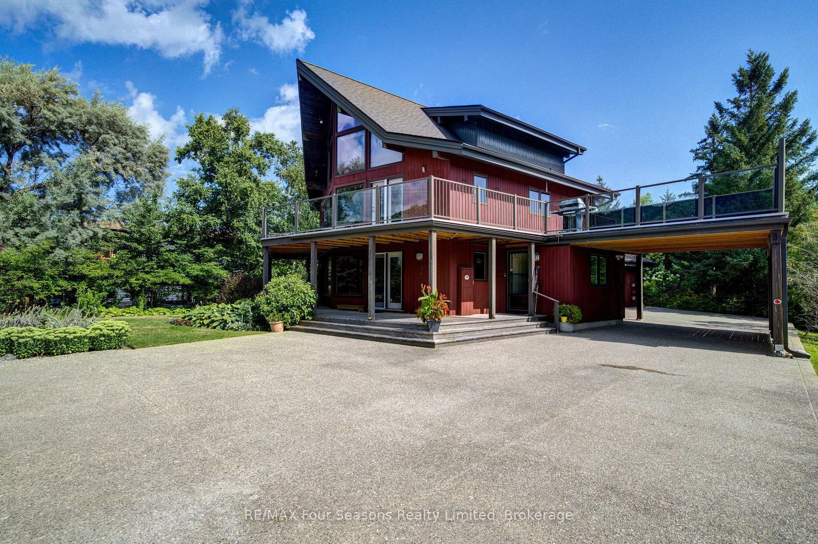 141 Jozo Weider Boulevard • Blue Mountains, ON photo 2
