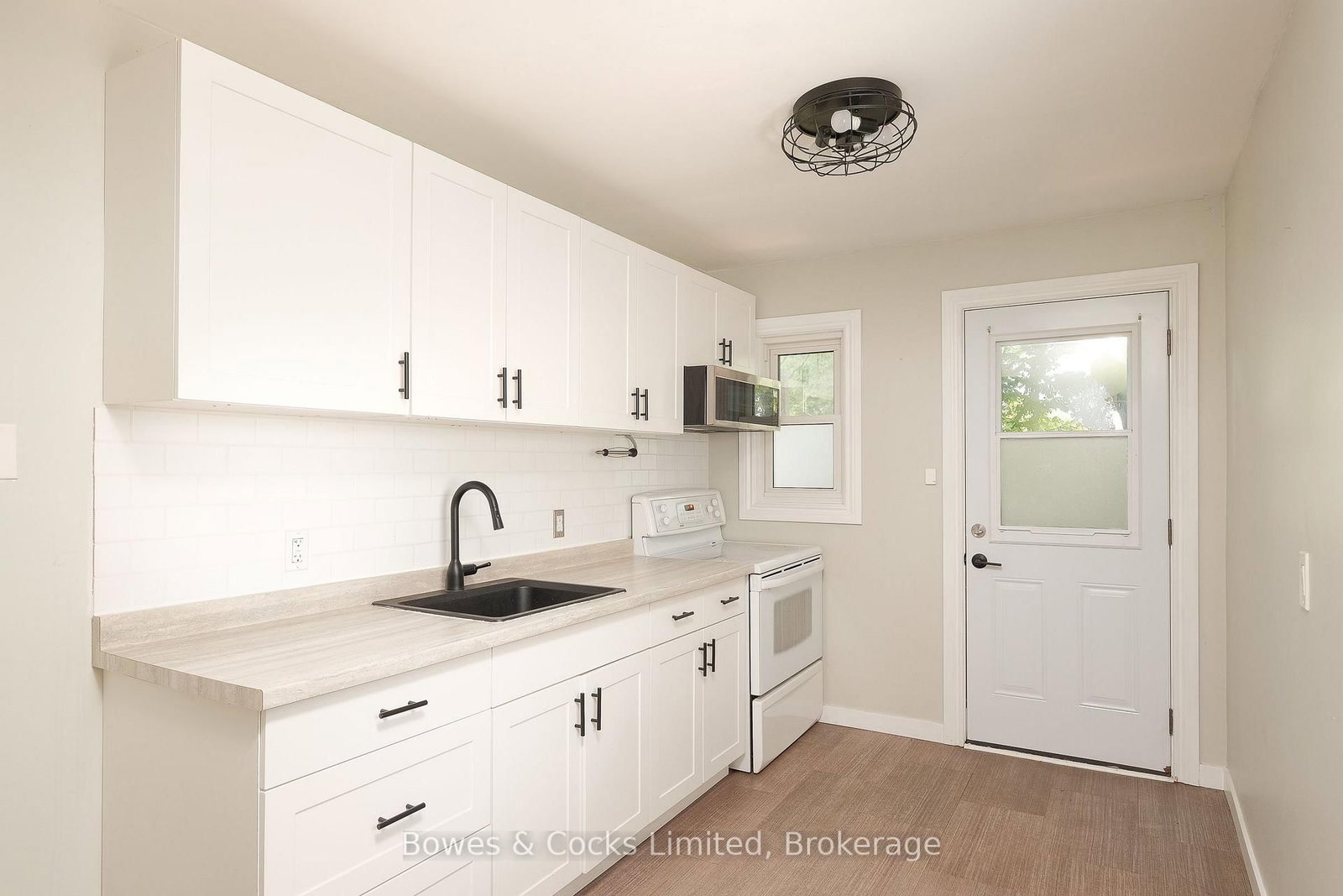 664 Park Street N • Peterborough, ON photo 13