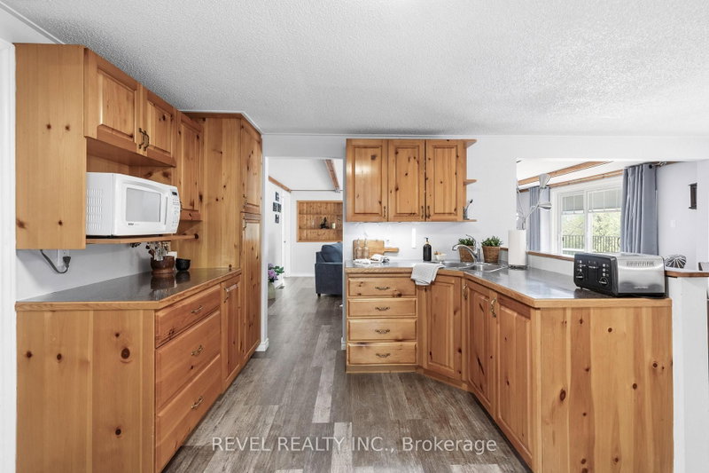 106 Coldstream Rd photo 5