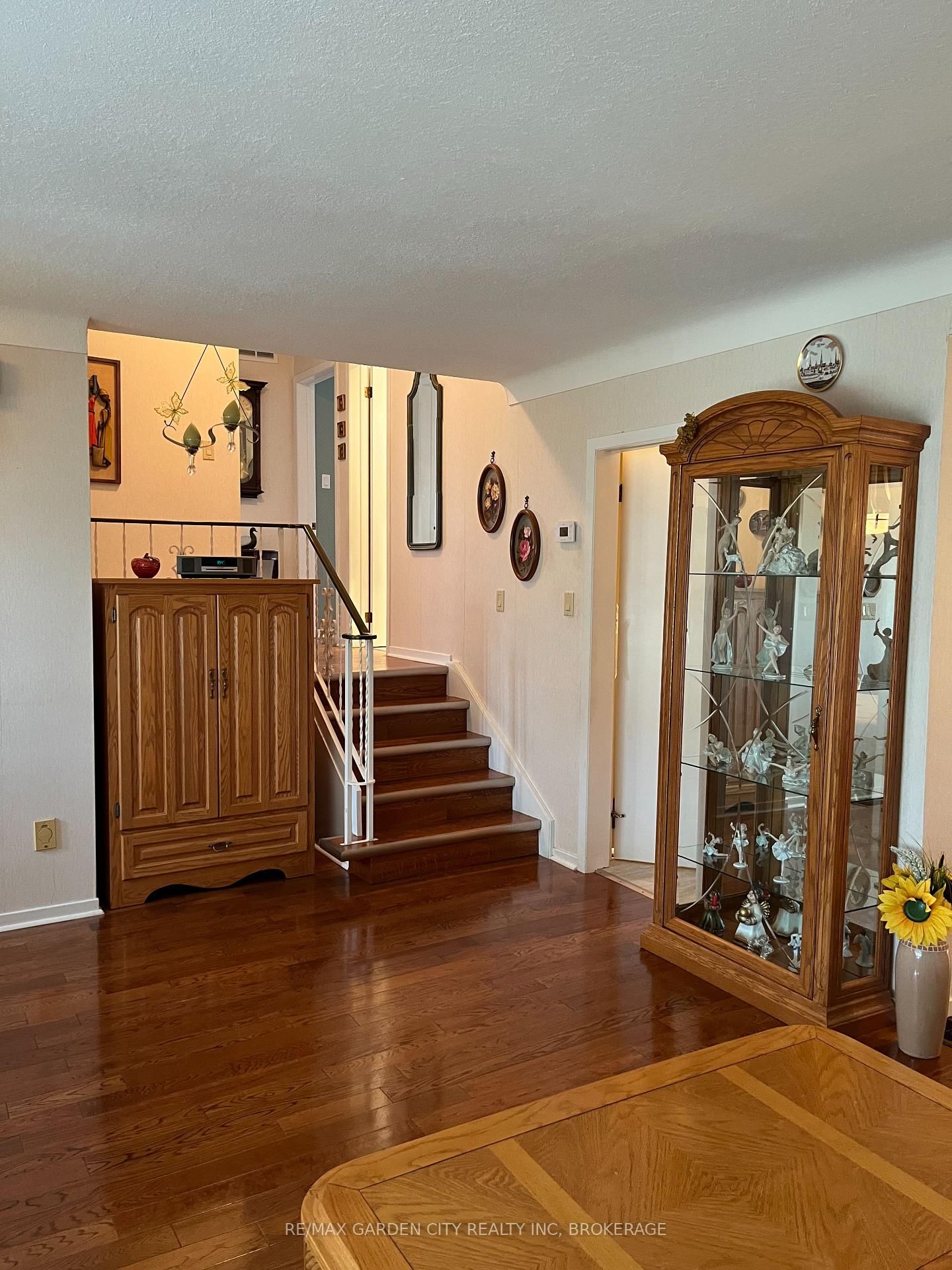 205 Rykert Street • St. Catharines, ON photo 3