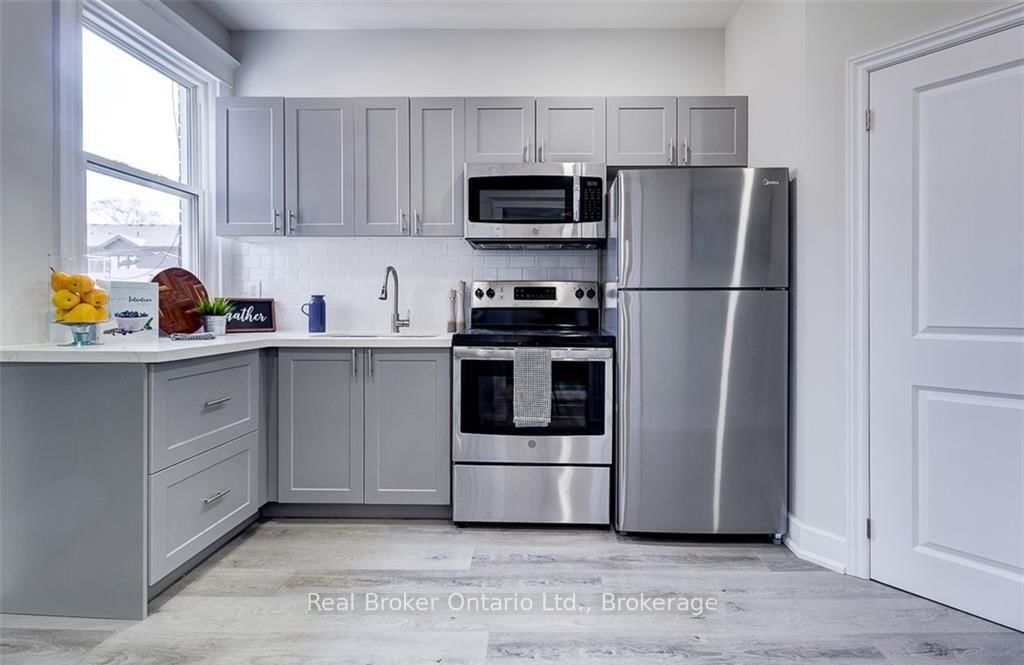 647 Wilson Street • Hamilton, ON photo 16