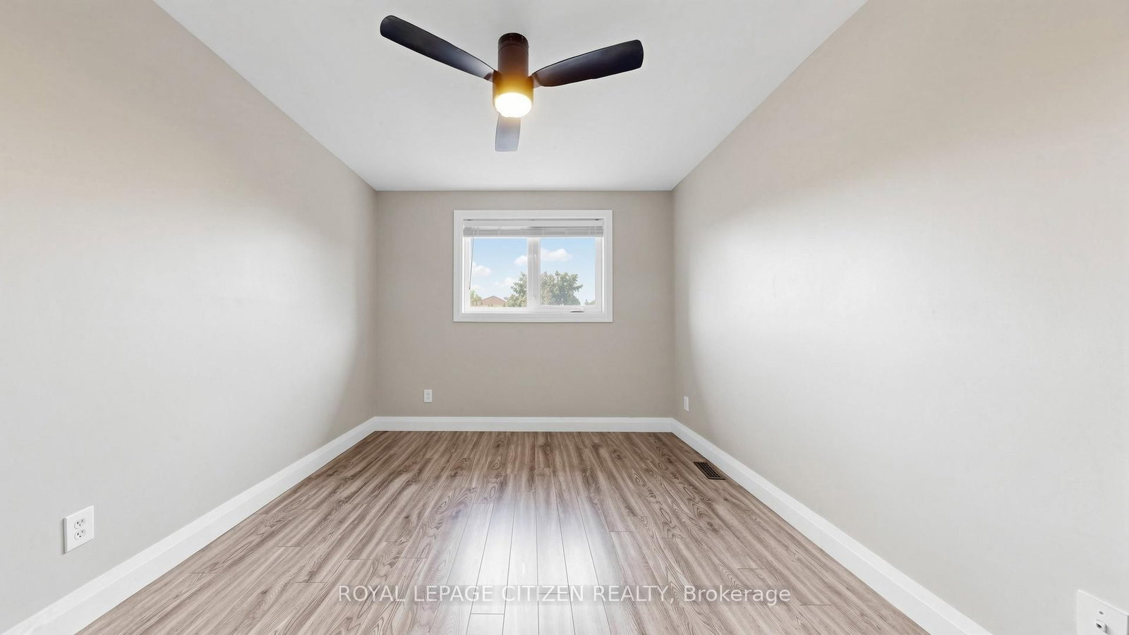 27 Emperor Avenue • Hamilton, ON photo 32