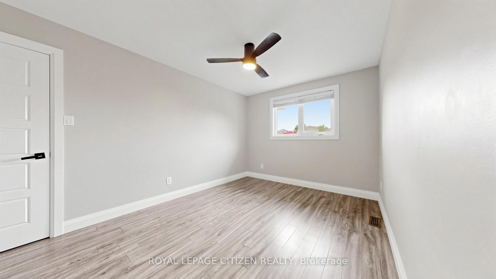 27 Emperor Avenue • Hamilton, ON photo 33