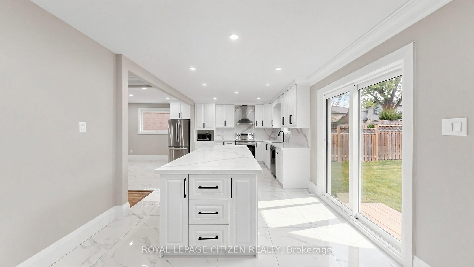 27 Emperor Avenue • Hamilton, ON photo 8