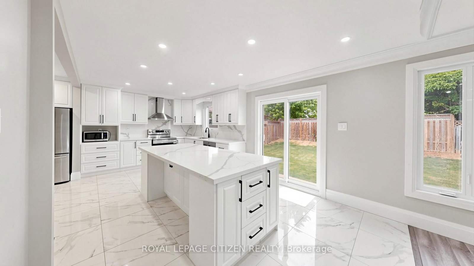 27 Emperor Avenue • Hamilton, ON photo 9