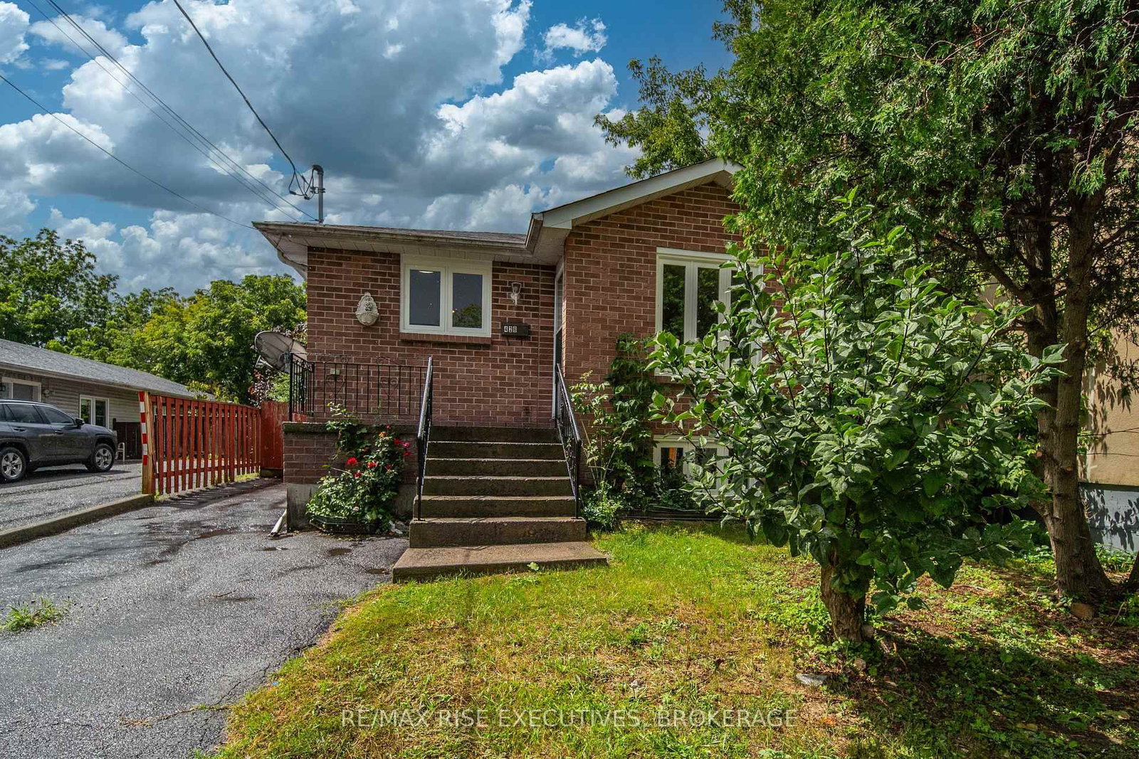 426 Montreal Street • Kingston, ON photo 2