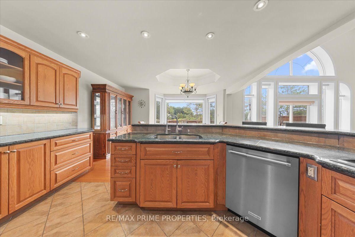 1435 Shalom Street • Ottawa, ON photo 12