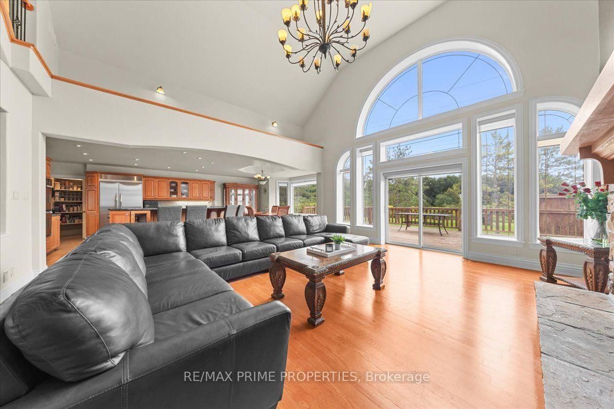 1435 Shalom Street • Ottawa, ON photo 6